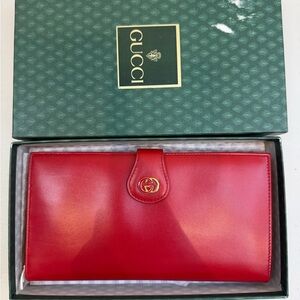 Gucci Red Leather Continental Wallet with Gold GG